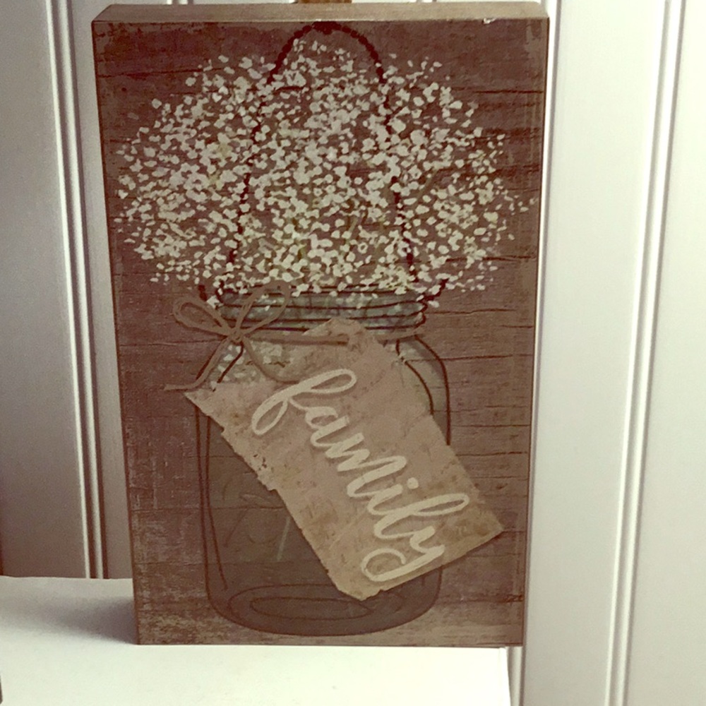 NWT 9.5”x6” Family Shelf/Wall Hanging